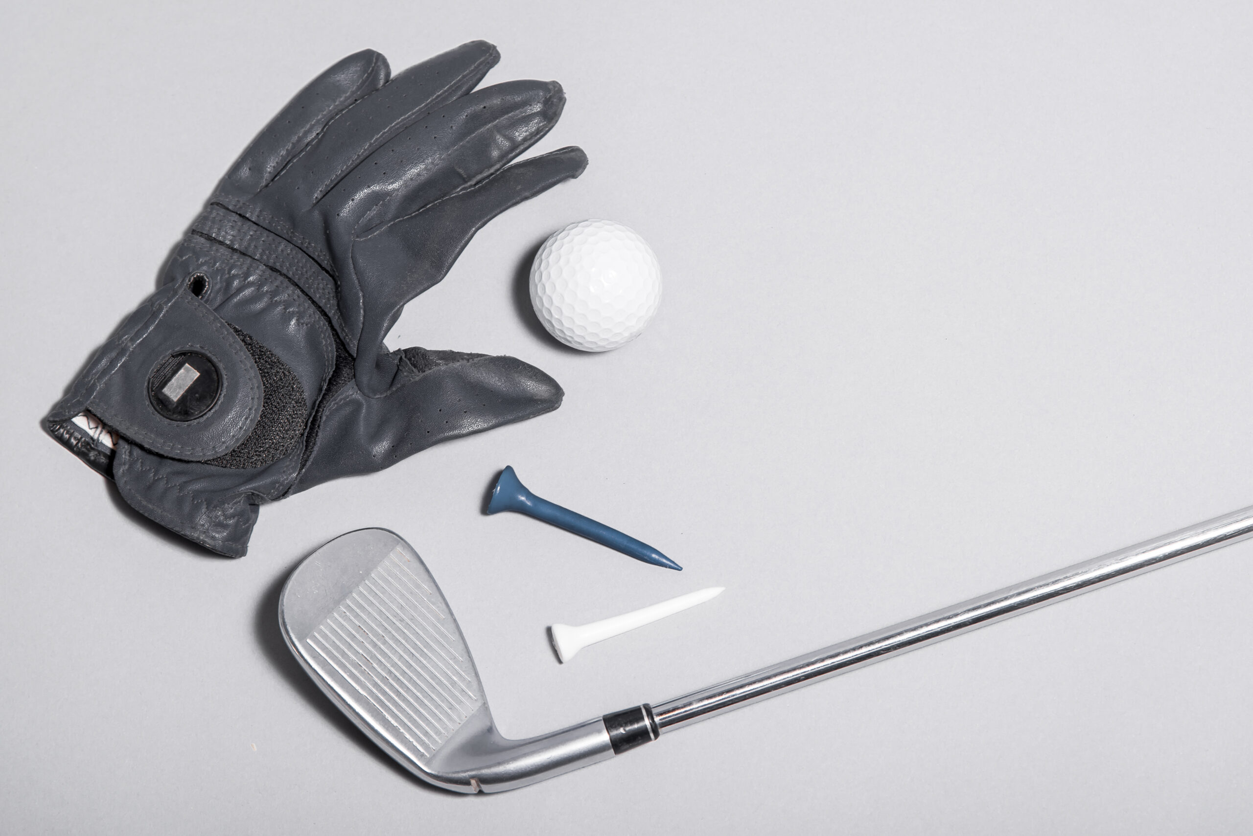 top-view-glove-golf-equipment